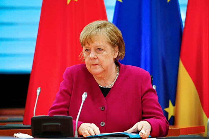 Fotó: AFP/Michele Tantussi Egységes EU-s beutazási rendszert sürget Merkel