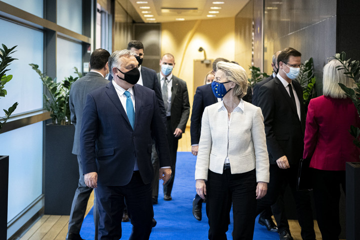 Fotó: MTI/Miniszterelnöki Sajtóiroda Orbán Viktor az Európai Bizottság elnökével tárgyal Brüsszelben