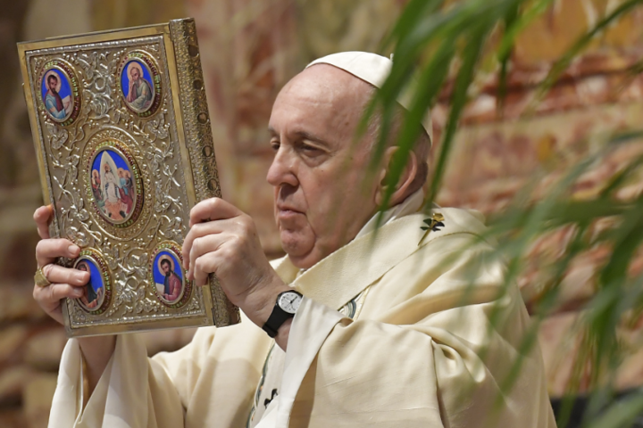 A pápa elítélte a fegyveres konfliktusokat