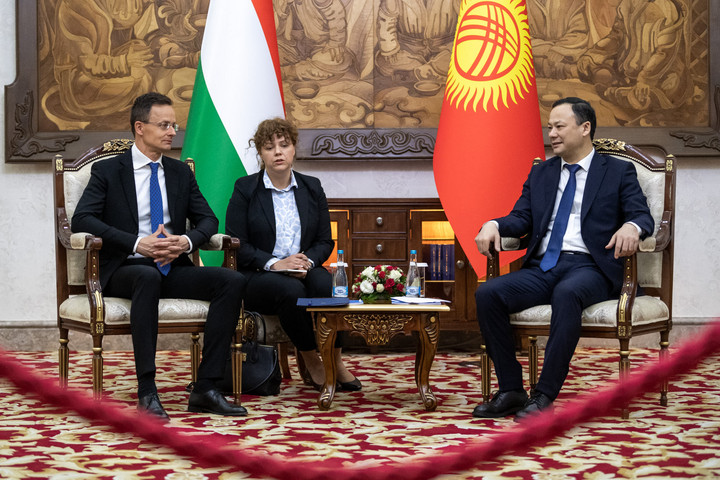 Fotó: Facebook/Szijjártó Péter Ötmilliárd forintos magyar-kirgiz fejlesztési alapot hoznak létre