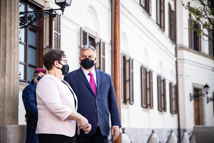 Fotó: Facebook/Orbán Viktor Orbán Viktor: Nem minden hős visel köpenyt