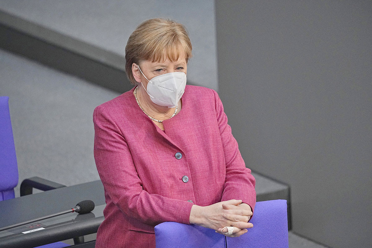 Merkel: Nem szabad kioktatni Kelet-Európát