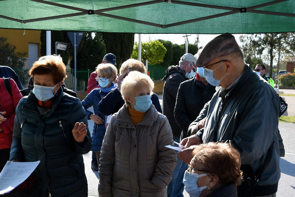 Vakcinahiány miatt több olasz tartományban is akadozik az oltás