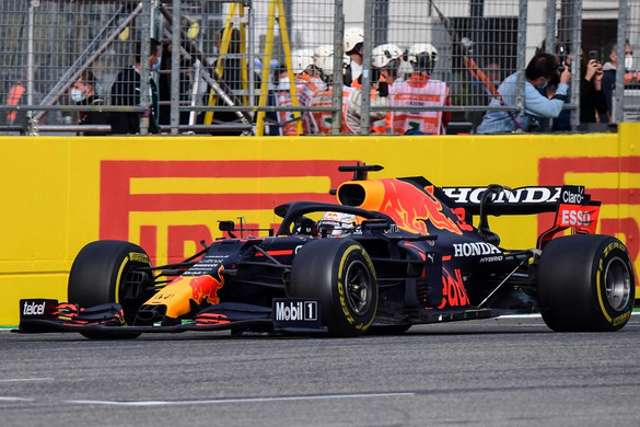 Fotó: AFP/Miguel Medina Verstappen nyert Imolában