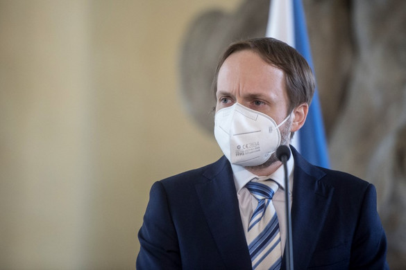 Csehország újabb orosz diplomatákat utasít ki Prágából
