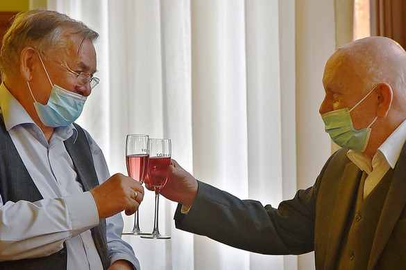 Lezsák Sándor felköszöntötte Bíró Zoltánt, a Lakitelek Népfőiskola Alapítvány kurátorát 80. születésnapja alkalmából