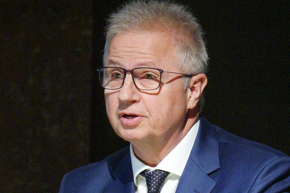 Trócsányi: Az EP közvetlen jogalkotási jogköre szemben áll az uniós szerződések szellemiségével