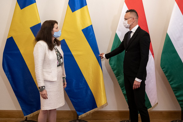 A gazdaság- és védelempolitika terén is sikeres az együttműködésünk Svédországgal