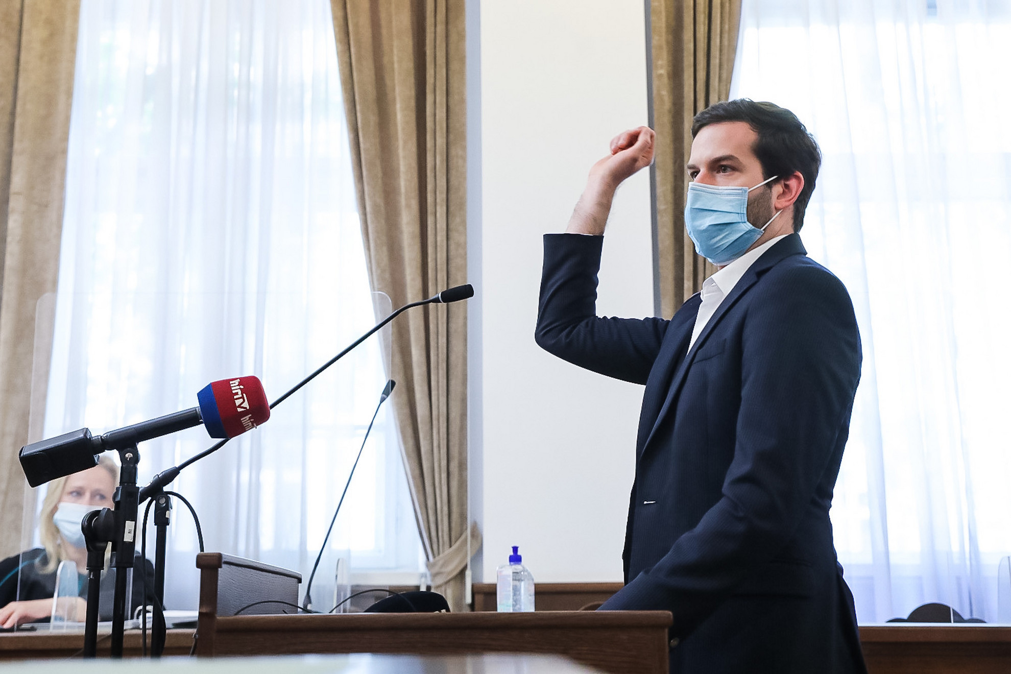 Fotó: MH/Purger Tamás Fekete-Győrt társtettesként elkövetett hivatalos személy elleni erőszakkal vádolja az ügyészség