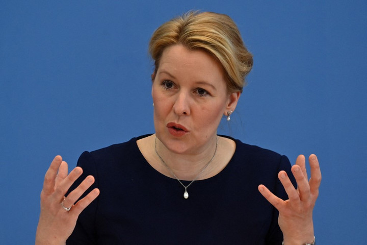 Fotó: AFP/POOL/John Macdougall Lemondott Franziska Giffey német családügyi miniszter