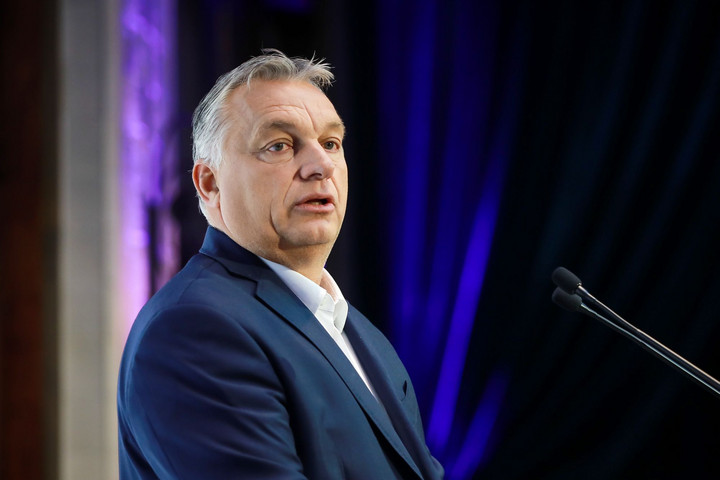 Fotó: MH Orbán Viktor: Mi, közép-európaiak látványos megkülönböztetést szenvedünk el az EU-ban