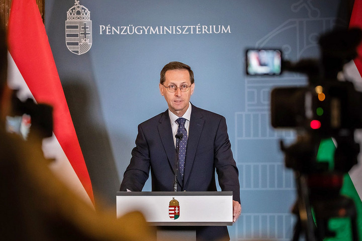 Fotó: Varga Mihály Facebook-oldala A baloldal több százmilliárd forinttal borítaná fel a büdzsé egyensúlyát