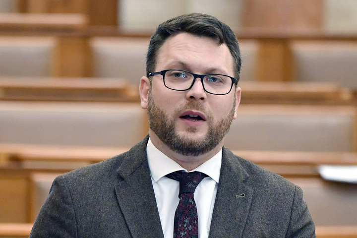 Fotó: MTI/Máthé Zoltán ITM: 219 ezer forintot kaphatnak a bértámogatásra nem jogosult önfoglalkoztatók