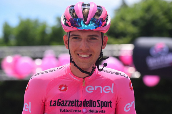 Valter Attila továbbra is az élen a Giro d'Italián