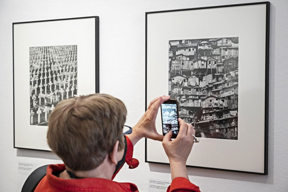 Paul Almásy képei a Magyar Fotográfusok Házának kiállításán