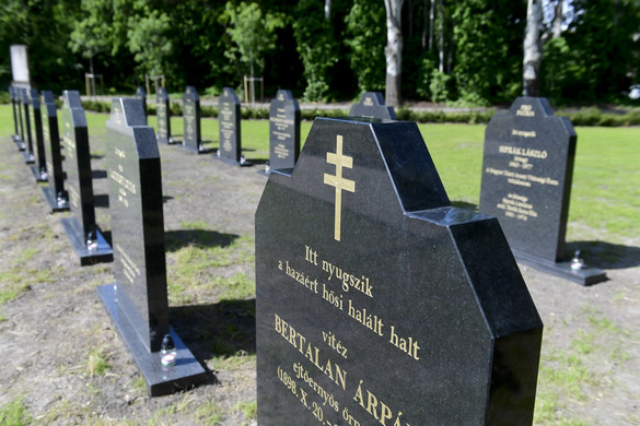 Tizenkilenc hősi halott katonát exhumáltak Gátéren