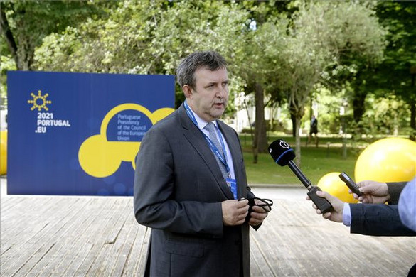 Ausztria és Magyarország sem támogatja az egységes európai minimálbér bevezetését