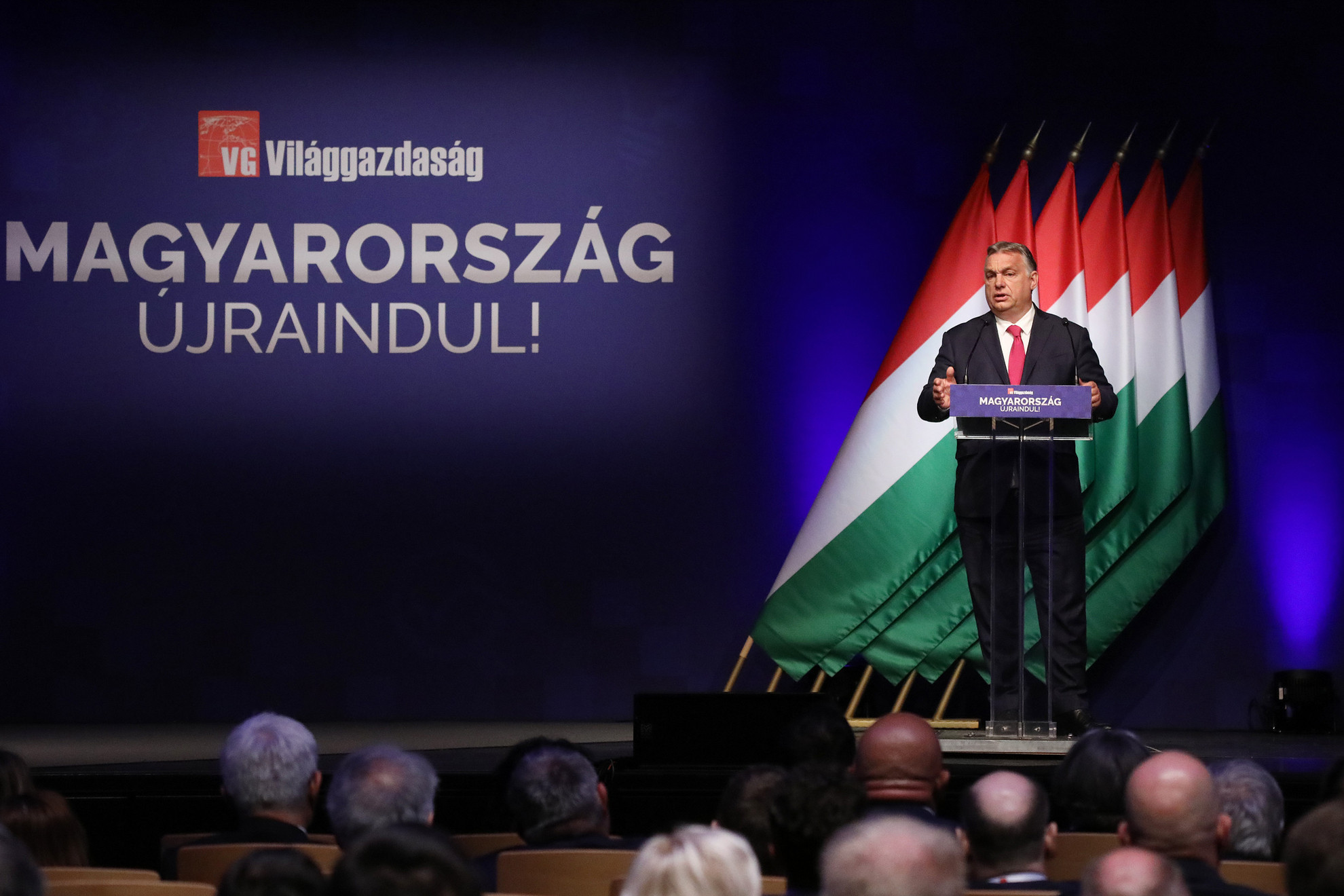 Orbán Viktor miniszterelnök beszédet mond a Világgazdaság üzleti napilap Magyarország újraindításáról szervezett konferenciáján a Budapest Kongresszusi Központ 2021. június 9-én