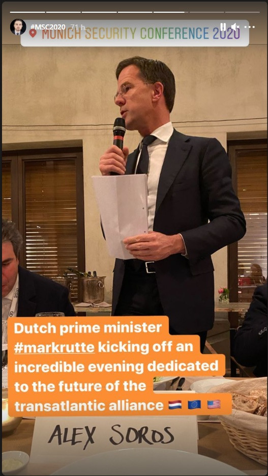Alex Soros tavaly az Instagramon méltatta a vele egy asztalnál ülő Rutte beszédét a Müncheni Biztonságpolitikai Konferencián