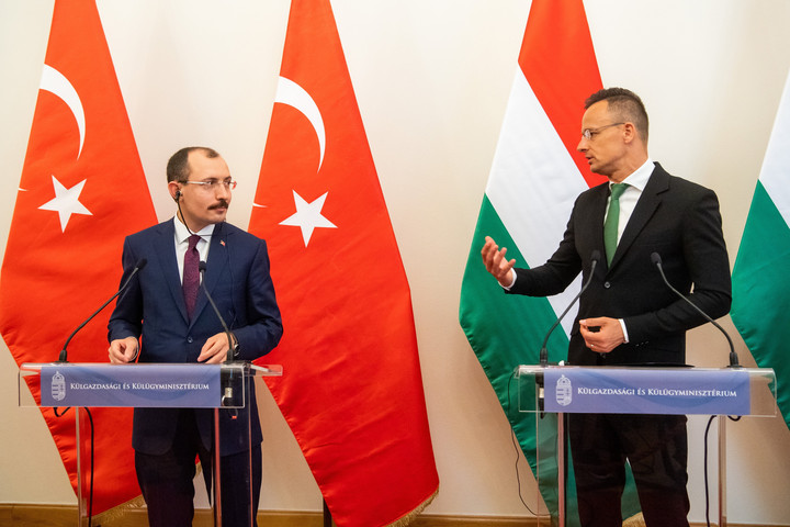 „A kormány különlegesen fontosnak tekinti a török-magyar együttműködést”