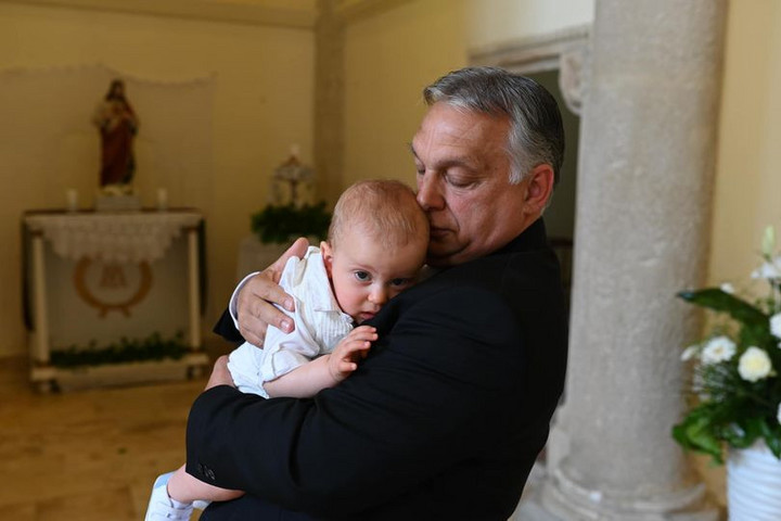 Orbán Viktor: Nagyszülőnek lenni jó
