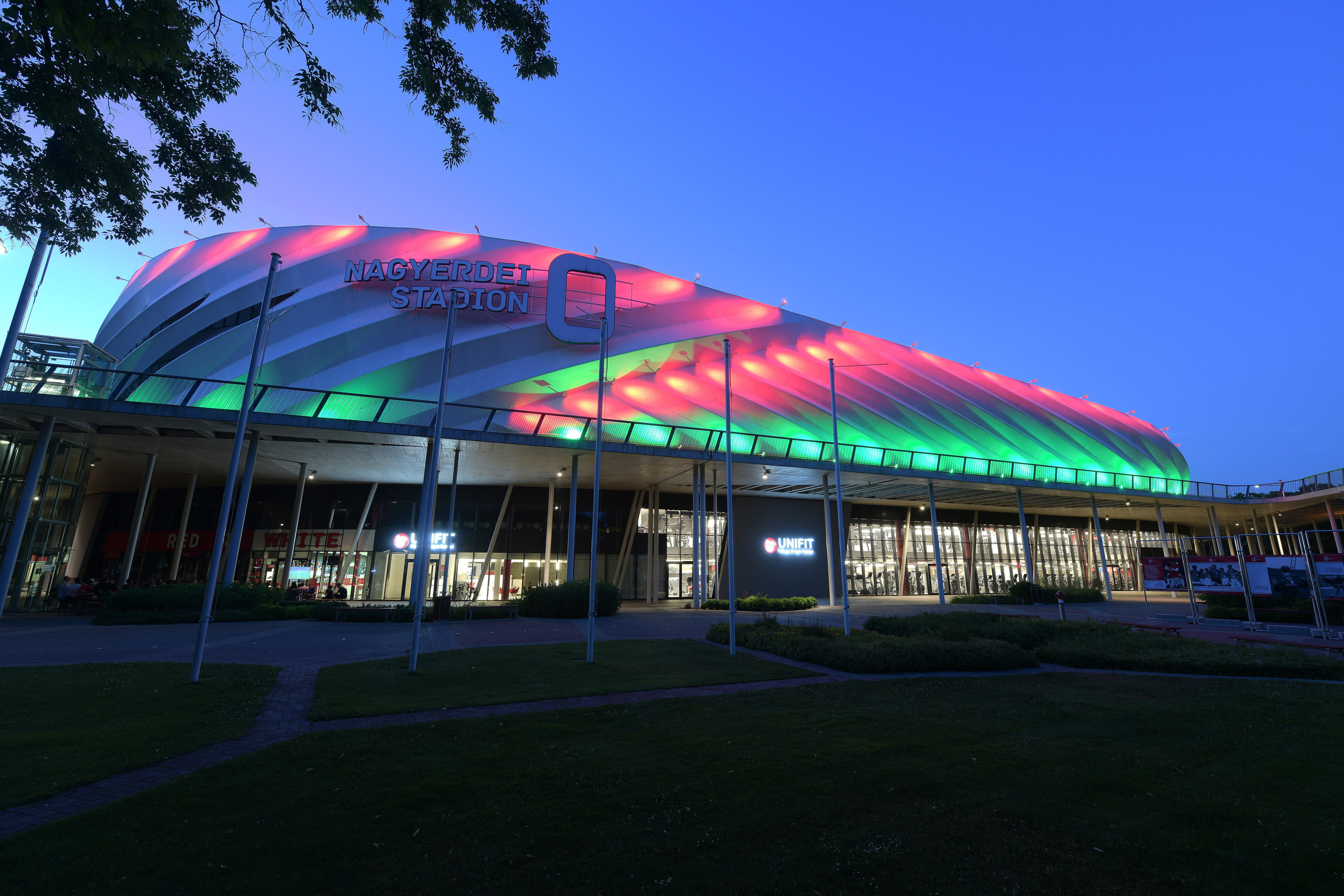 Nemzeti színű stadionok