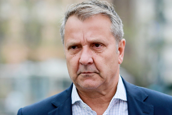 Az MSZP felfüggesztette Molnár Gyula párttagságát