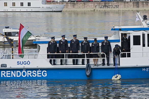 Főhajtás és koszorúzás az áldozatok emlékére