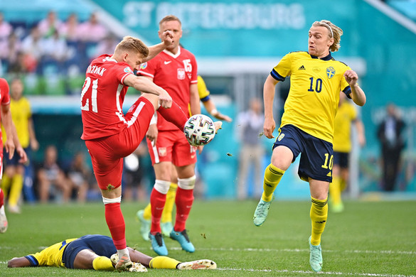 Miután Emil Forsberg megszerezte a torna eddigi leggyorsabb gólját, a lengyelek szenvedtek