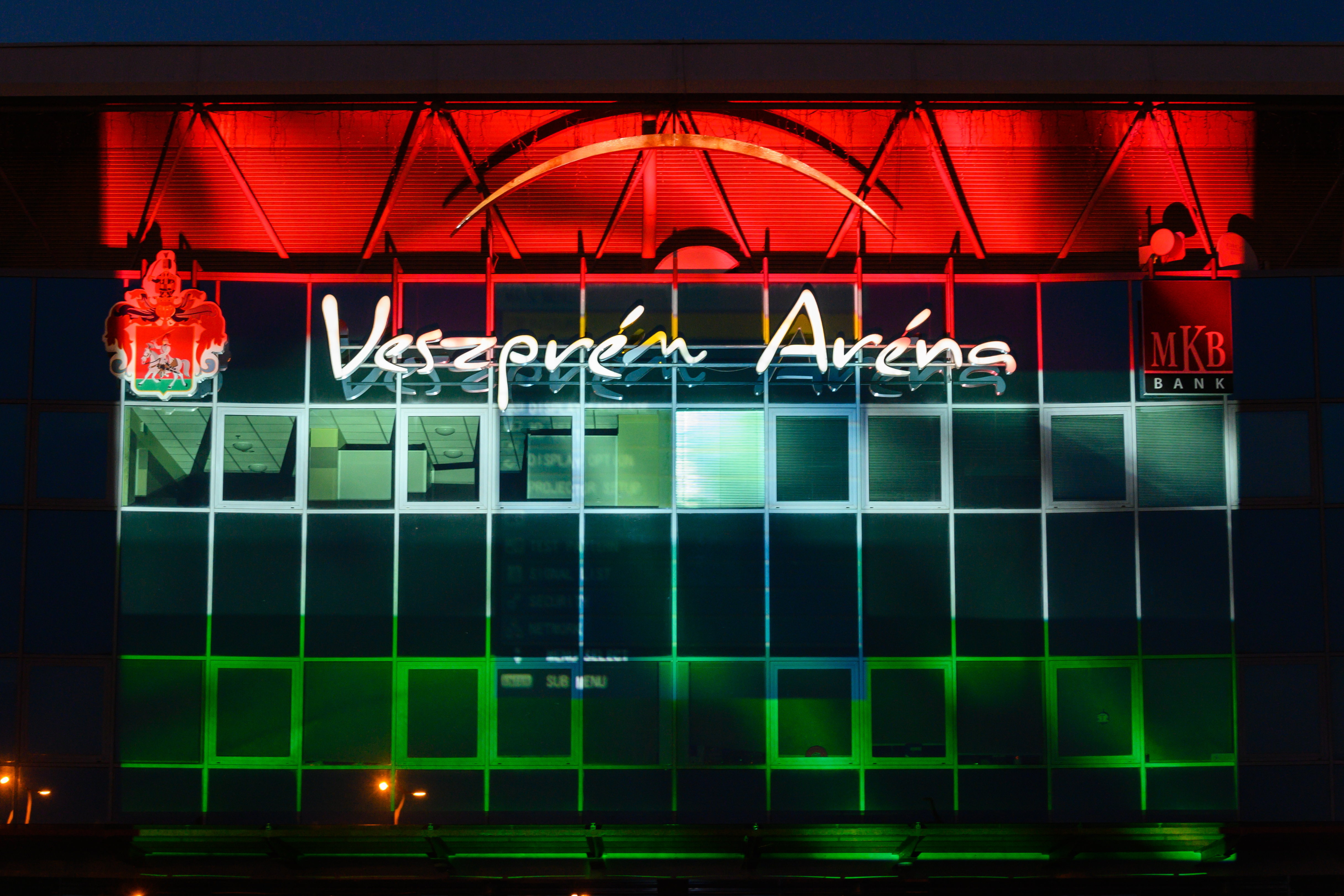 Nemzeti színű stadionok