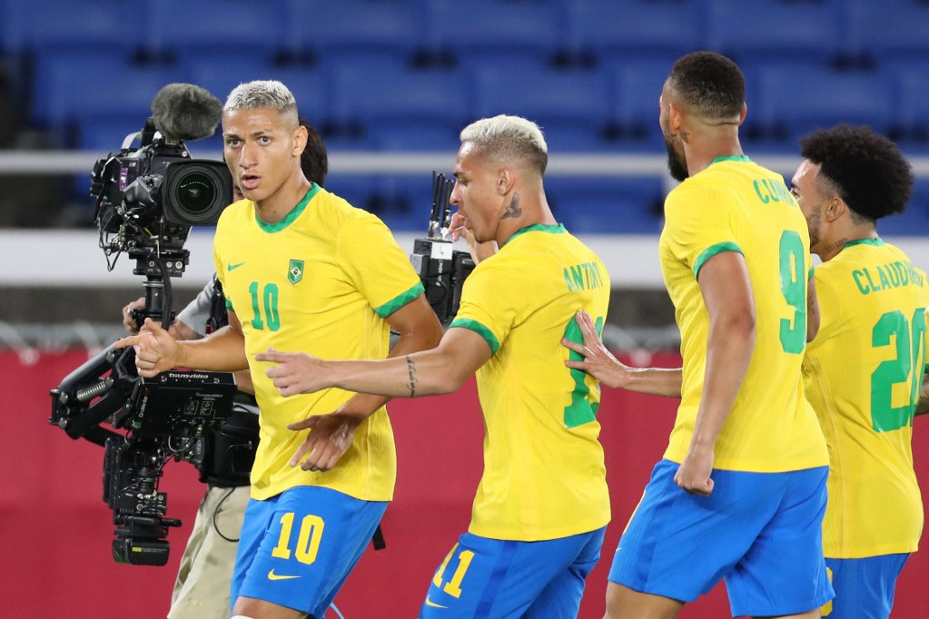 Richarlison triplája győzelmet ért a braziloknak