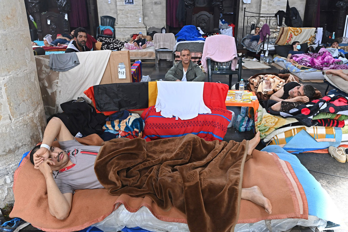 Migránsok éhségsztrájkja miatt bukhat a belga kormány