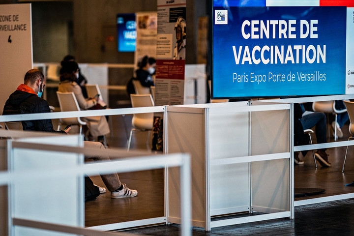 Franciaország kötelezően vakcináltat