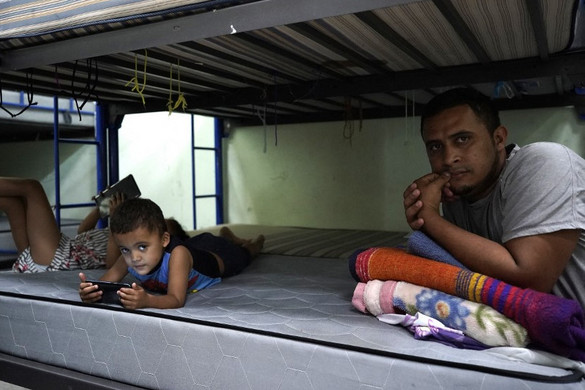 Szoros együttműködés állíthatja meg a közép-amerikai migrációt
