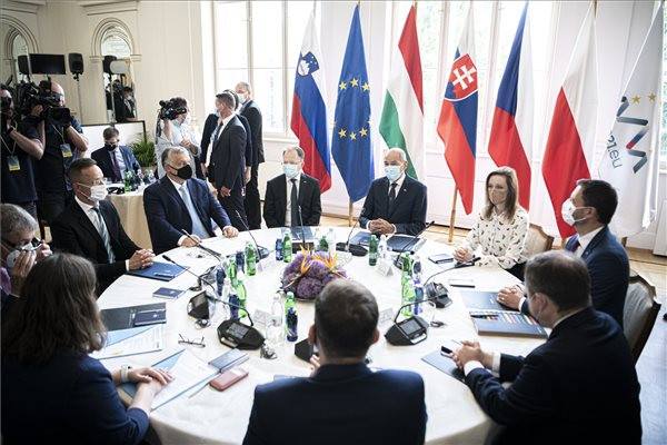 Ülésezik a V4 Ljubljanában
