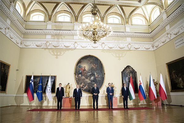 Ülésezik a V4 Ljubljanában