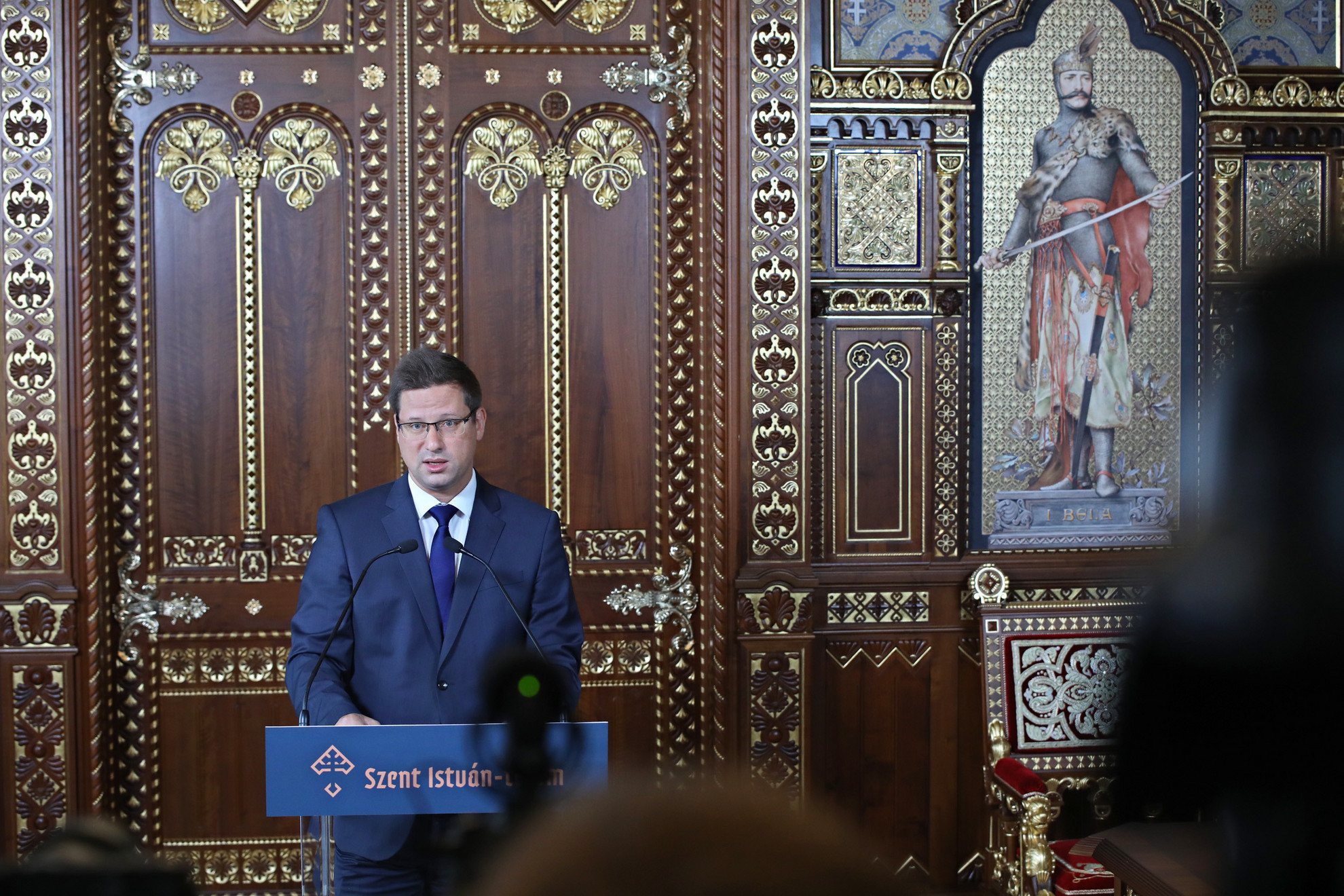 Fotó: MH/Hegedüs Róbert Több mint hét évtizedes civilizációs szakadás után ismét kézzelfogható valóságában találkozhatunk múltunk egyedülálló értékével, amelyet most visszaadhatunk az embereknek - mondta Gulyás Gergely