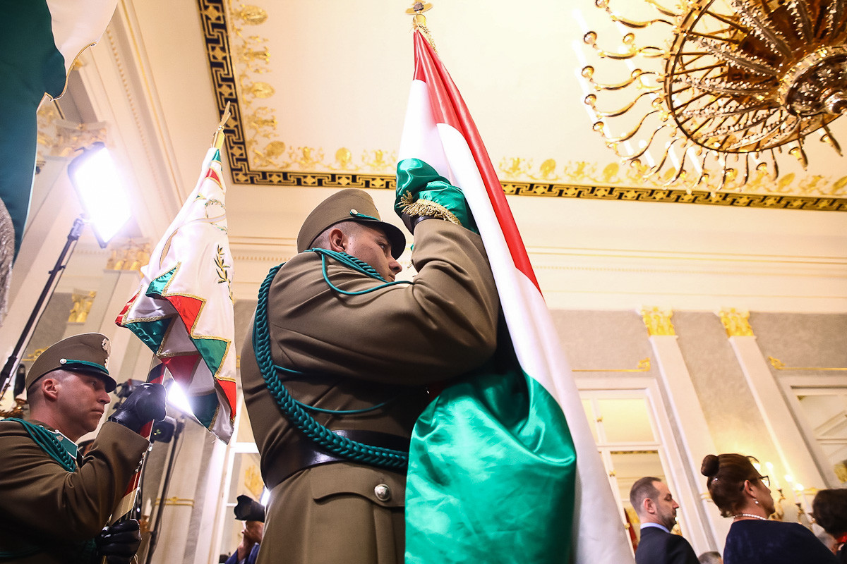 Fotó: MH/Purger Tamás A legmagasabb állami kitüntetés, a Magyar Szent István Rend átadása a Sándor-palotában 2021. augusztus 20-án