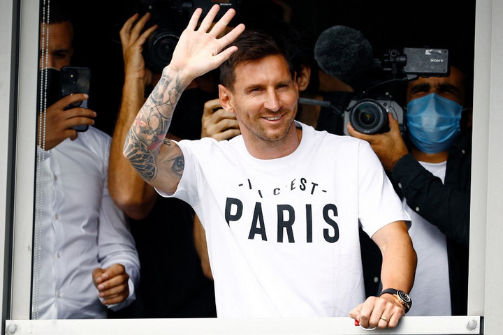Messi megérkezett Párizsba
