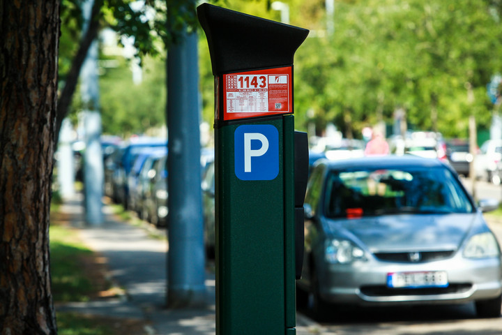 Drágul a parkolás Budapesten