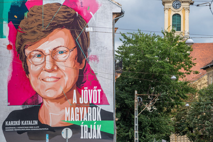 Fotó: MTI/Balogh Zoltán Óriási falfestmény készült Karikó Katalinról