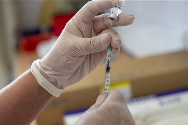 Ígéretes eredményeket hoztak a rákgyilkos vírussal végzett első klinikai vizsgálatok