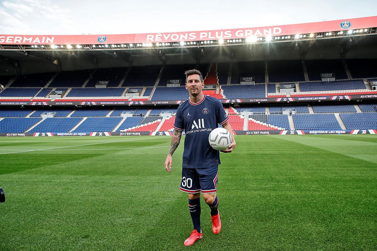 Messi először edzett a PSG-ben, de a hónap végéig nem mutatkozik be