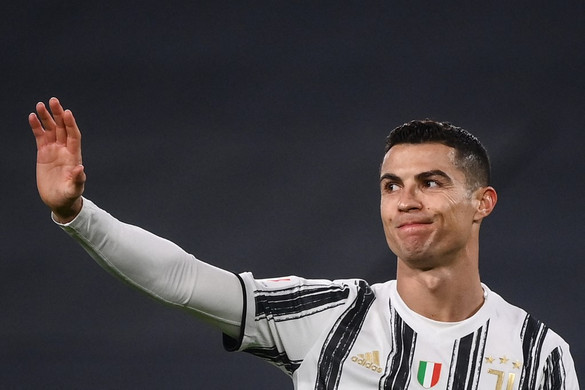 Hivatalos: Cristiano Ronaldo visszatér a Manchester Unitedhez