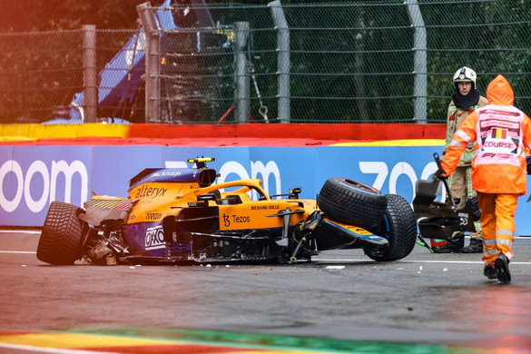 Norris totálkárosra törte a McLarent, Verstappen indulhat az élről Spában