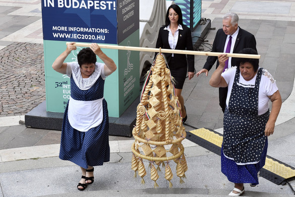 Elhelyezték az Aratókoszorút a Szent István-bazilikában