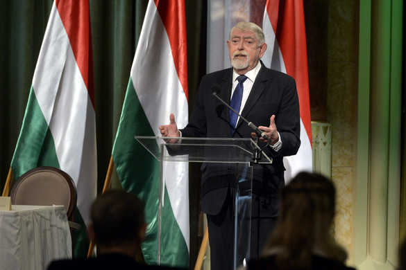 „A magyar kultúra éppen azért páratlan, mert sokgyökerű”