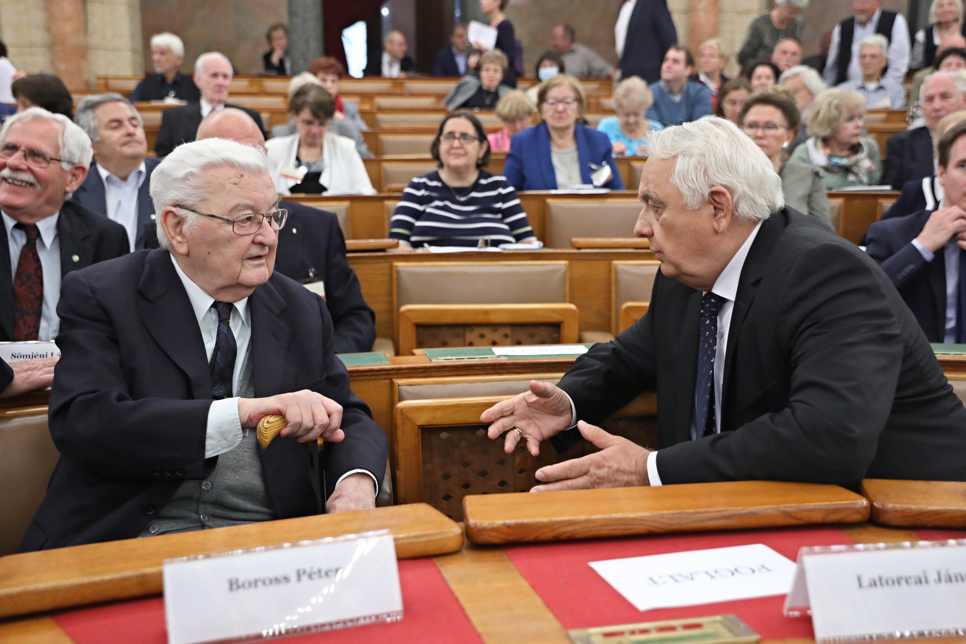 Fotó: MH/Hegedüs Róbert Boross Péter volt miniszterelnök (b) és Latorcai János, az Országgyűlés alelnöke (j)