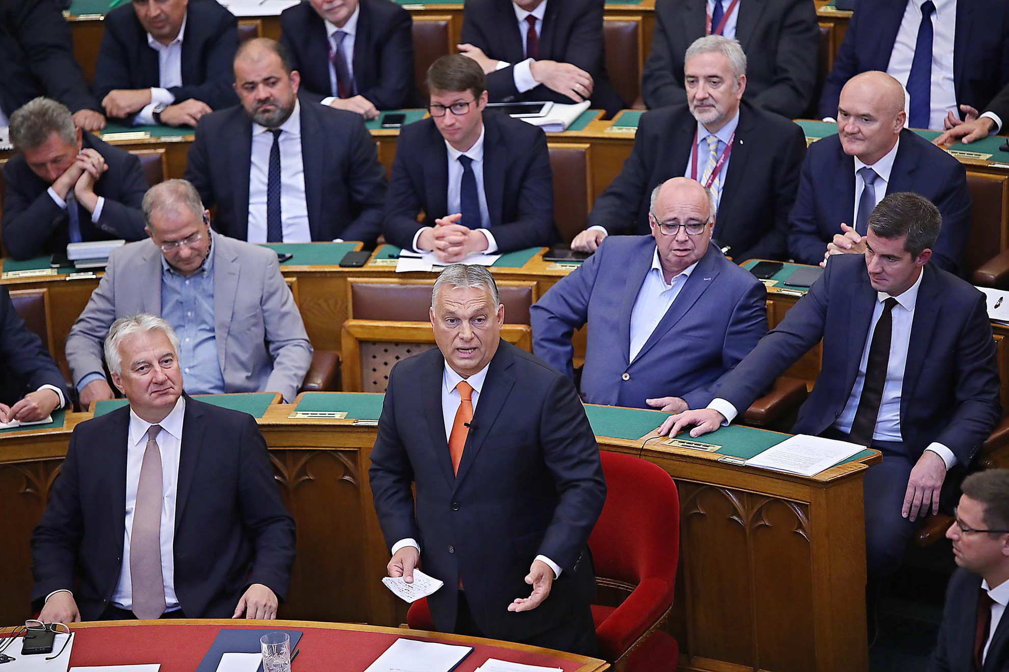 Orbán Viktor miniszterelnök frakcióvezetői felszólalásokra válaszol az Országgyűlés őszi időszakának nyitóülésén