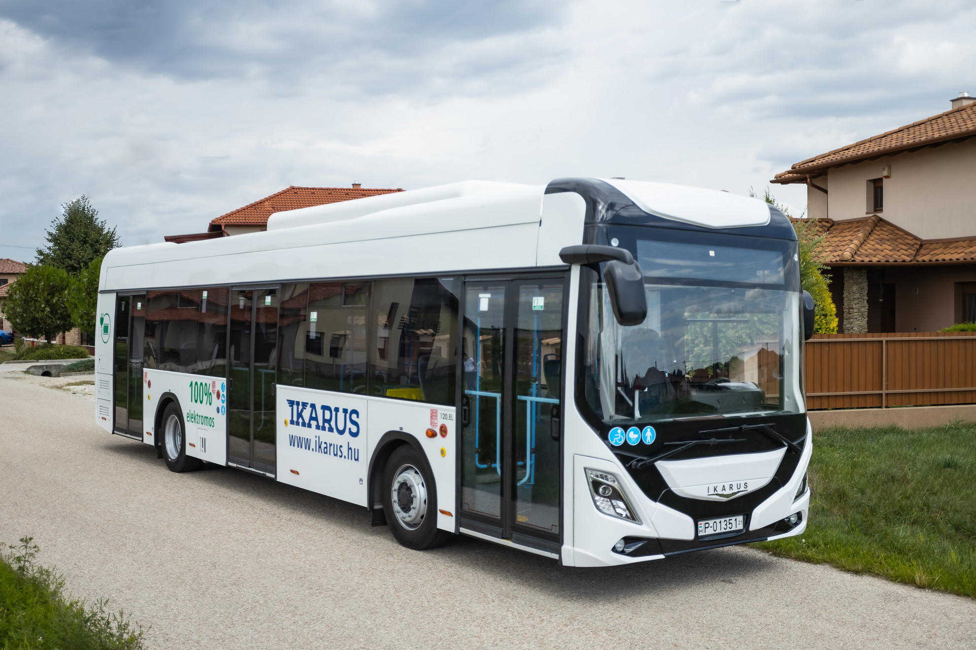 Fotó: MH Az Ikarus 120e az első Magyarországon tervezett és gyártott, európai típusengedéllyel rendelkező, tisztán elektromos városi autóbusz